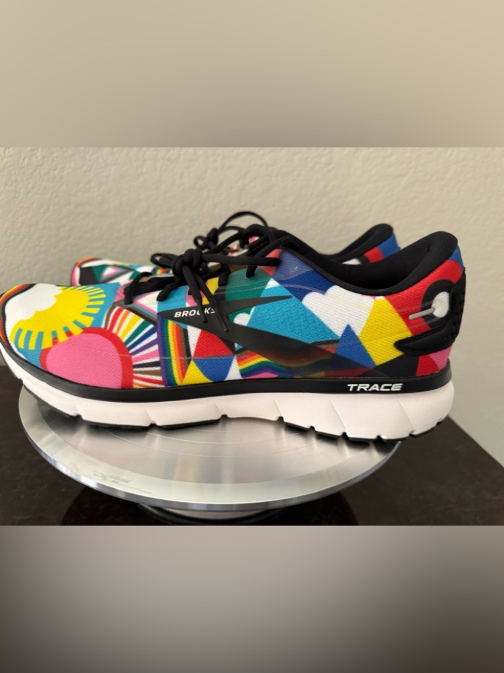 NWT Men’s BROOKS Trace 2 Collab w/Lisa Congdon Pride Shoes Sz 15 M SEE VIDEO - Picture 10 of 10